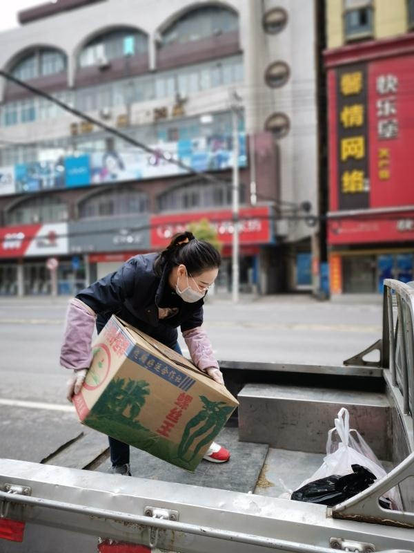 李果.jpg