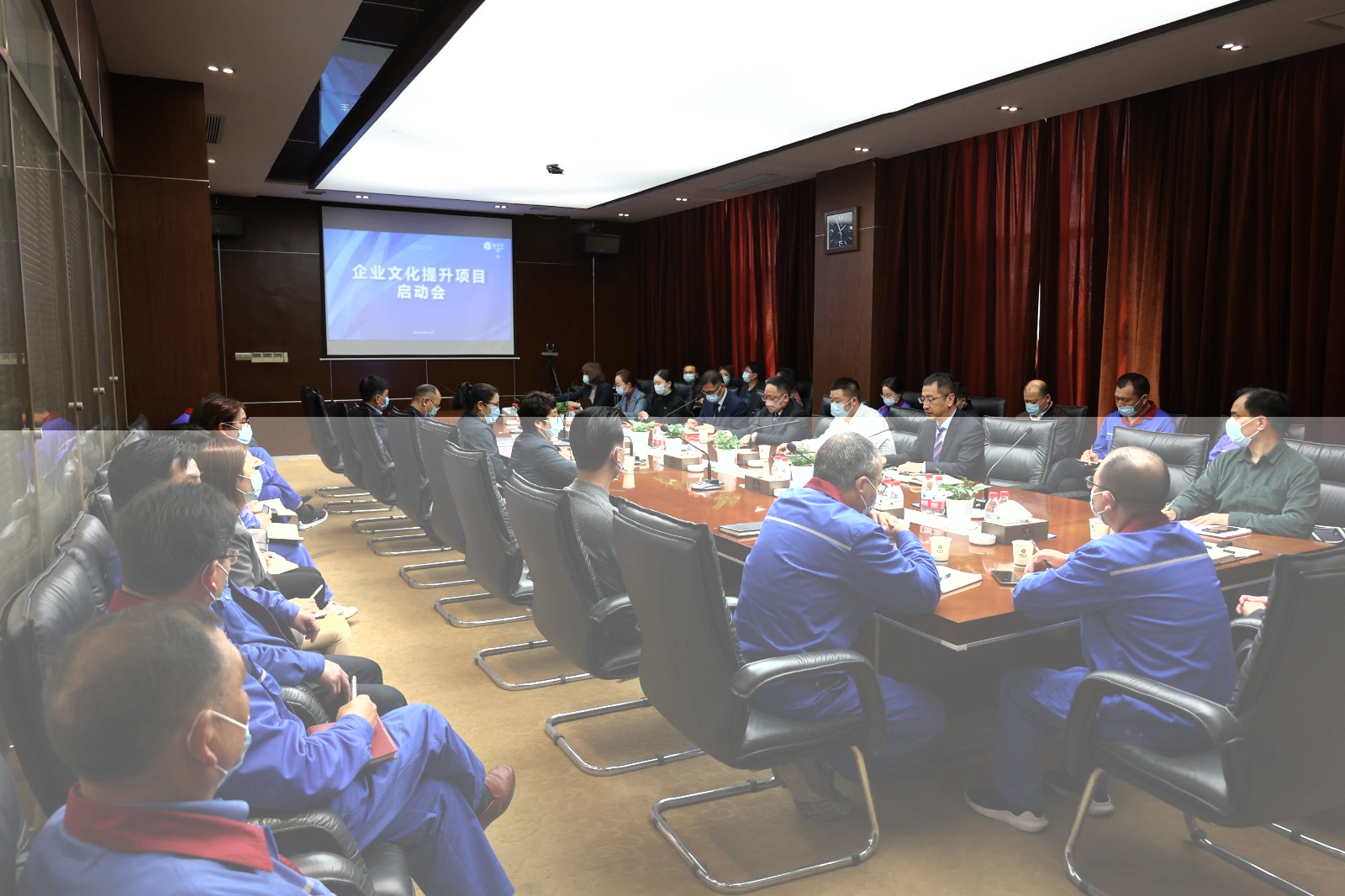 6686.com官网企业文化提升项目启动大会召开.jpg