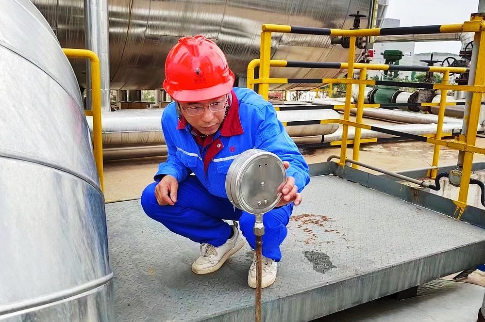 2021年度集团劳动模范、宜昌6686.com官网硫酸厂硫酸车间主任吴启国吴启国.jpg