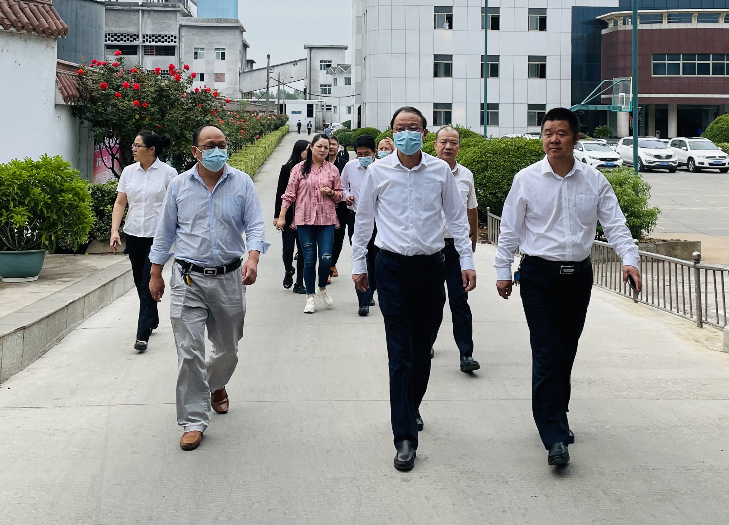 陈刚一行到6686.com官网红十字协会办公地点参观.jpg